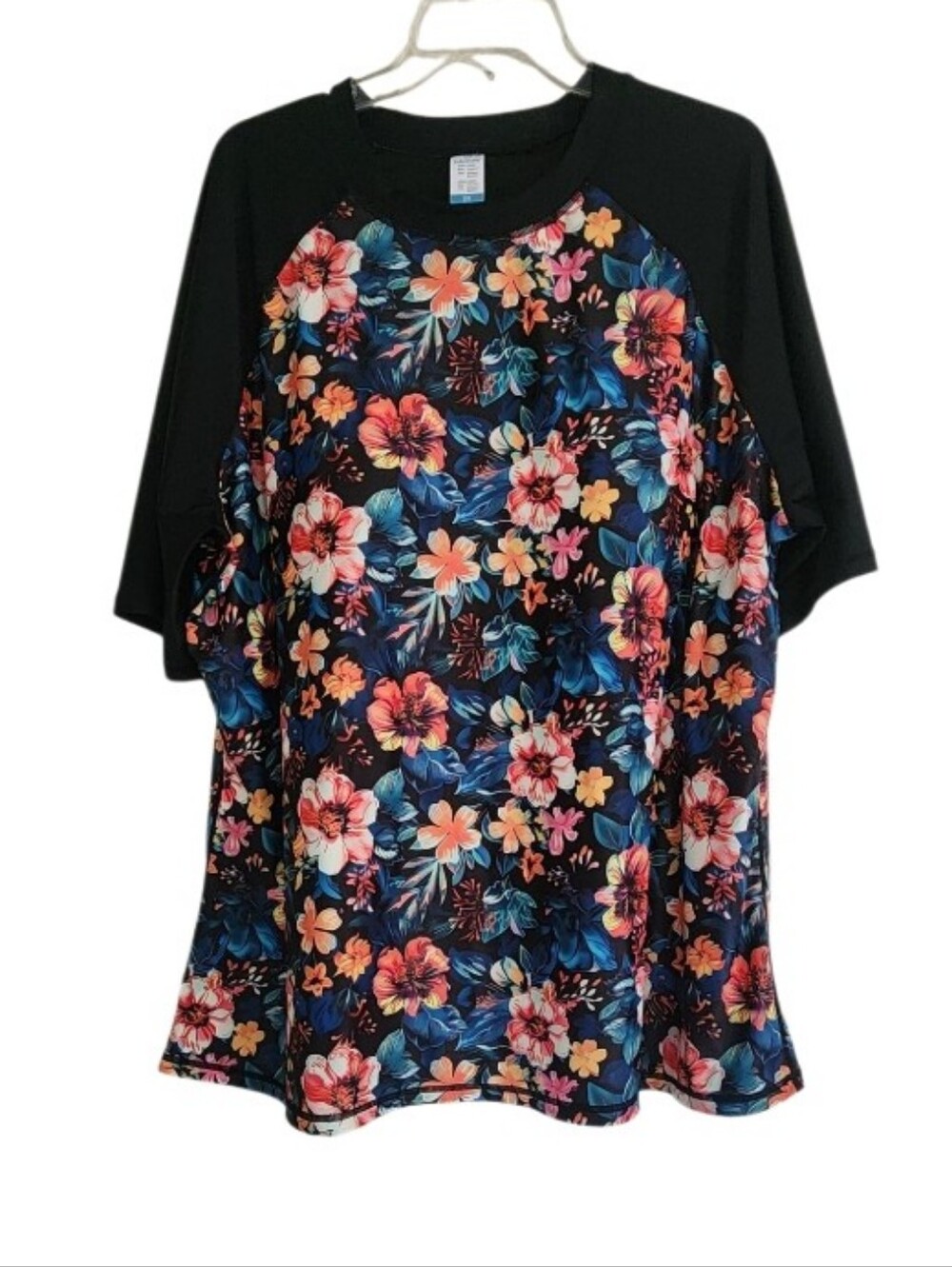 Floral Raglan Sleeve Women’s Rash Guard Top - Black with Multicolor Floral Sz 3x